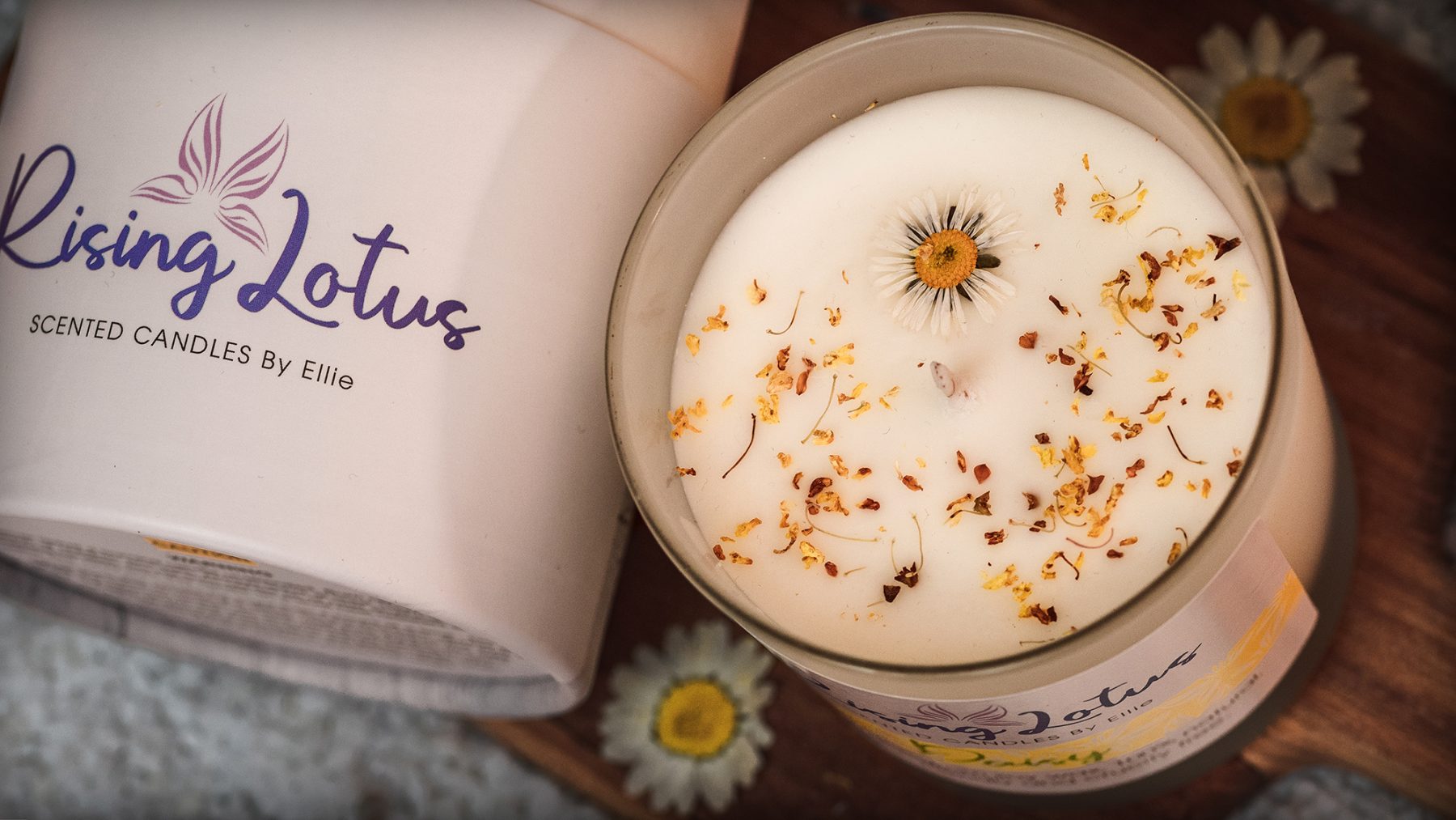 Floral scented daisy fragrance soy wax candle